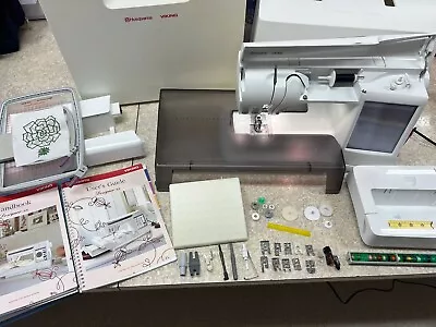 Husqvarna Viking Designer SE Sewing Quilting And Embroidery Machine 25HRS • $995