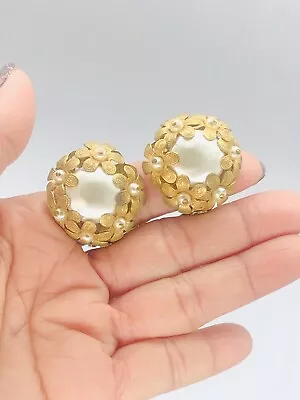 Vtg UnSigned MIRIAM HASKELL Faux Pearl Flowers Brass Filigree Clip On Earrings • $75