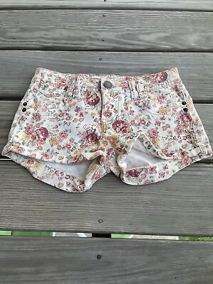 Mossimo Supply Co Floral Print Shorts Cream Size 1 • $5.50