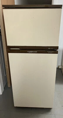 £25 • Buy Hotpoint Ice Diamond Fridge Freezer 8322
