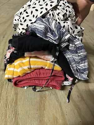 Maternity Clothing Lot Size M/L 13 Pieces • $50