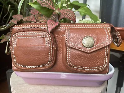 $98 • Buy Marc Jacobs Tan Leather Wallet W/ Latched Pocket And Coin Purse