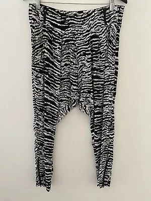 ZULU & ZEPHYR Black & White Animal Print Cropped Harem Pants Size S Zips • $39