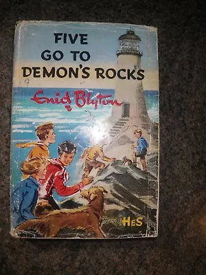 Vintage Famous Five Go To Demon's Rocks Hardback Book Enid Blyton 1965 Hodder  • £6.99