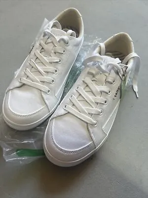 Taos Women's Moc Star Sneaker Size 10  Fashion Shoe White Canvas Low Top Comfort • $50