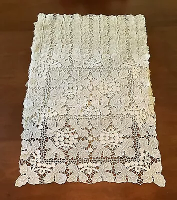 12 Lovely Vintage Beige Pointe De Venise Lace Placemats 16 1/2”x 11” V G Cond. • $120