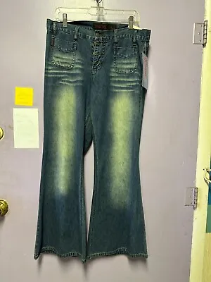 NWT Ladies Mudd Jeans Size 11 • $23.98