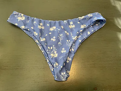 $3.99 • Buy Blue Floral Lined ZAFUL Swimsuit Bikini Bottom  Size Medium