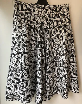 Laura Ashley Floral Skirt Midi Buttons 100% Linen Black & White Women’s Size 12 • £9.99