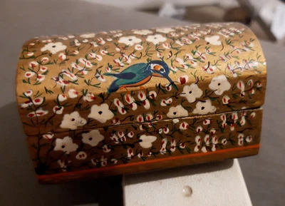 £3.99 • Buy Kashmiri Hand Painted Papier Mache Bird Trinket Box Made In Kashmir Domed Casket