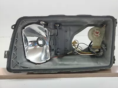 Mercedes W126 86~91 Euro Headlight Left Bosch 0301065 • $75