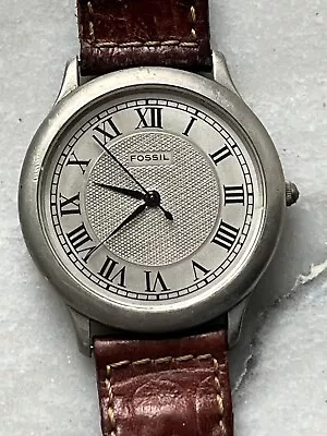 VINTAGE 1990’s FOSSIL MENS WATCH SILVER W BROWN BRAIDED LEATHER BAND DL 8038 • $12.99
