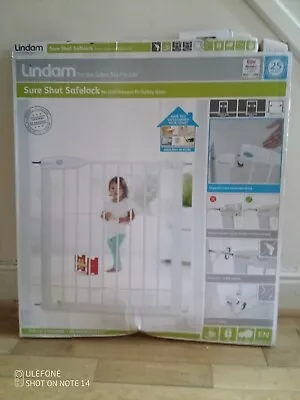 Lindam Sure Shut Safelock Baby Gate.Bought For Grandparents House Never Used. • £20