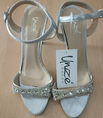 Unze Silver Diamante Sandals Size 3 • £15