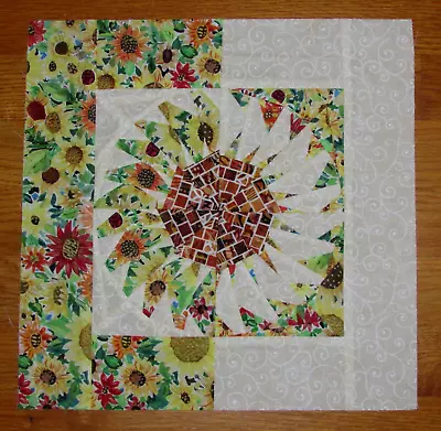 Mini QUILT Top: Sunflower SUNFLOWER • $12.50