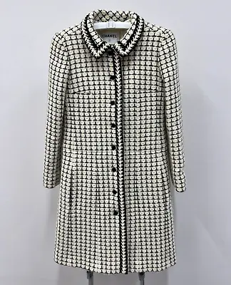 $1400 • Buy Chanel Vintage Wool Tweed Coat Jacket Women's Size S