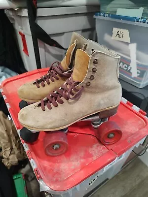Vintage Suede Roller Skates Size 7 • $35