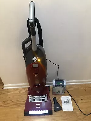 Miele Dynamic U1 Upright Vacuum Cleaner Model With Bags READ DESCRIPTION • $325