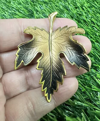 Vintage Gold Tone Brown Enamel Maple Leaf Pin Brooch • $8.09