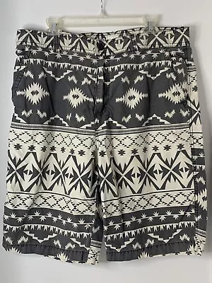 CARBON Men's Size 38 Gray/White Aztec Print Long Casual Shorts 100% Cotton • $16.95