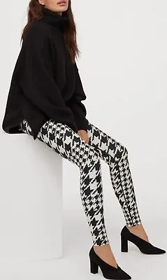 H&M Womens Leggings Medium Black White Checkered Royalty Queen Pants Stretch • $9.99