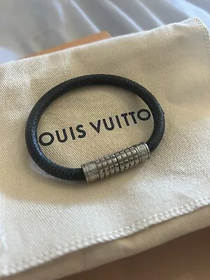 Louis Vuitton Men’s Leather Digit Bracelet (M6626D) • £45