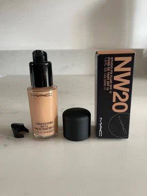 £26 • Buy MAC Studio Fix Fluid SPF 15 Foundation NW20 30ml With Pump And Box See Descripn