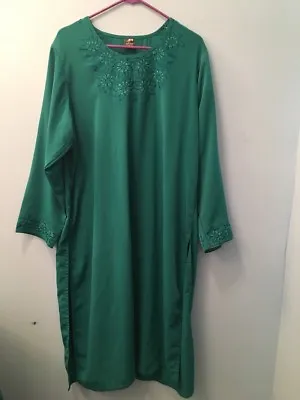 Women’s 2 Piece Alhannah Green Tunic Top & Pants Sz 50 • $14.99