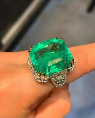 Art Deco Fine Design With 31.78CT Colombian Emerald & Fancy Cut CZ Vintage Ring • $300