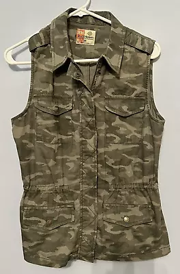 RuffHewn Womens Casual Utility Green Camo Vest Jacket Drawstring Snaps Zipper M • $9.90