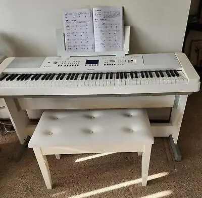 White Yamaha Electronic Digital Grand Piano DGX-650 + Stand **EXCELLENT As NEW** • $1100