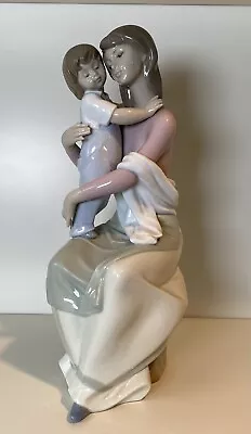 Vintage LLADRO 6634  A Mothers Love  Glazed Porcelain Figurine Spain *RARE* • $199.95