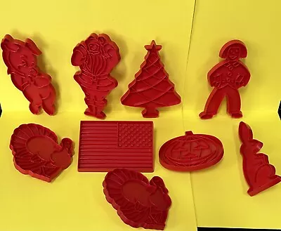 Vintage TUPPERWARE Red Plastic COOKIE CUTTERS  Set Of 9 Holiday • $8.99