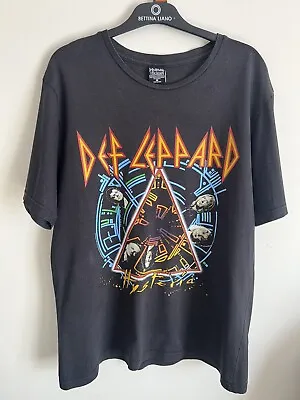 Def Leppard T Shirt Live Nation Merchandise Tee 2015 Size Medium • $34.95