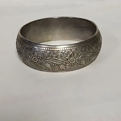 Estate Rare Vintage Unusual HUGE MASSIVE Silver Tone Etched Bangle Bracelet • $75