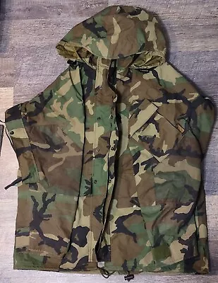 Cold Weather Parka Medium Regular GoreTex Woodland ECWCS NSN 8415-01-421-9270 • $70