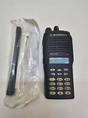 Motorola HT1250 136-174 MHz VHF 128Ch Full Key Two Way Radio AAH25KDH9AA6AN • $149.99