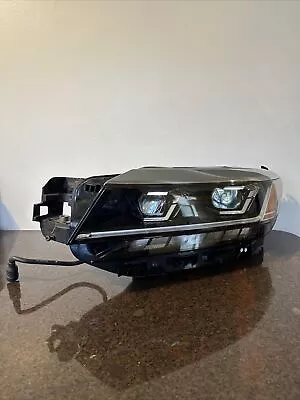 2020 - 2022  Volkswagen Passat Oem Used Left Driver Side Headlight 561941035b • $600