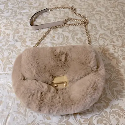 H&M Winter Fleece Crossbody Handbag Tan Soft & Fluffy Chain Strap Gorgeous • $16