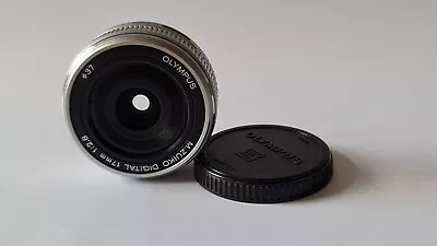 Olympus M.Zuiko Digital 17mm F/2.8 Pancake Lens - Silver. Used Unboxed. • £41.77