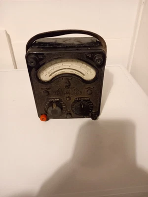 VINTAGE UNIVERSAL AVOMETER AVO METER Model 8 Mk IV MILLITARY ARMY GREEN  • £75
