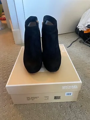 Michael Kors Haven Women's Black Gold Suede Side Zip Heel Ankle Boots 6M #6A • $35