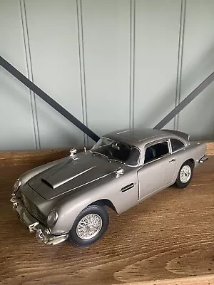 RARE Aston Martin DB5 James Bond 007 Weapons Gadgets 1:18 Toy Car No Time To Die • £99