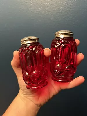 L.E SMITH Ruby Red Glass MOON & STARS Shakers Set • $55