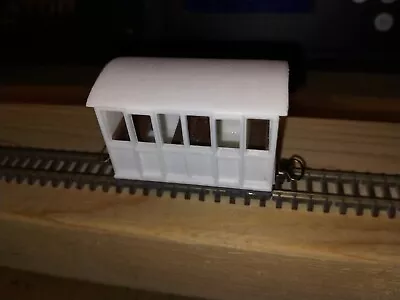 009 NARROW GAUGE 4 Wheel Coach. • £8