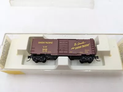 Z Scale Micro-Trains 14109-2 Union Pacific 40' Box Car UP 192920 • $19.99