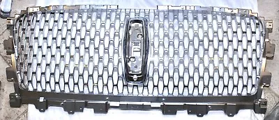 Lincoln Navigator Front Grill NL7B-8150 • $276