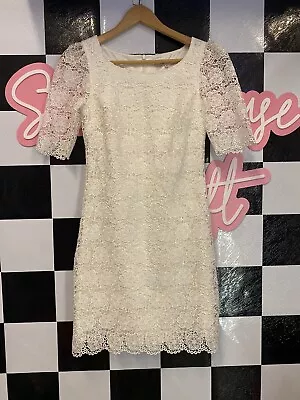 Review White Floral Lace Dress Size 6 • $18