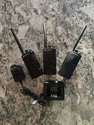 Motorola RDV2020 Two Way Radio Qty 3 All Work And Comes With 1 Charger • $149.95
