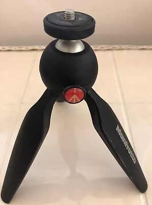 Manfrotto MTPIXI-B Pixi Mini Tripod With Handgrip For Compact System Cameras. • £12.99